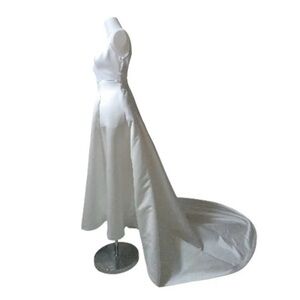 Elegant White Evening Gown DIOR VINTAGE